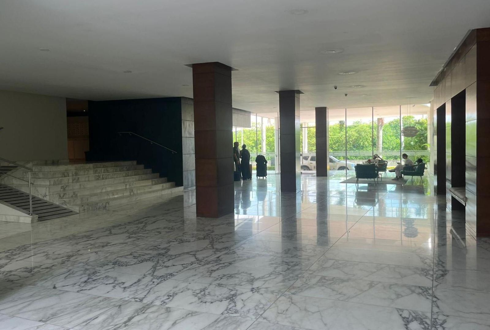 In Beachfront Building With Pools Near Historic Center Apartamento Cartagena