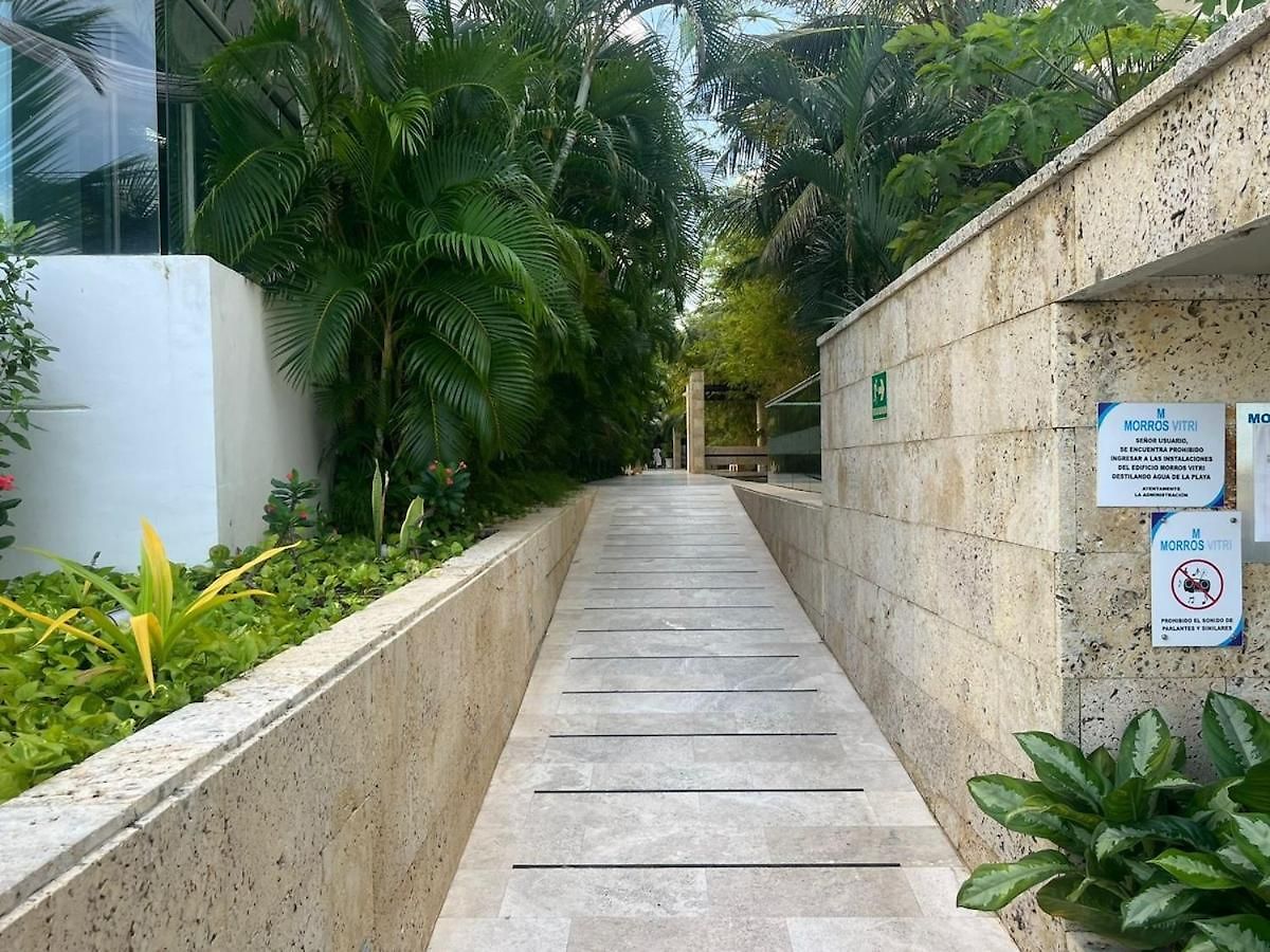 In Beachfront Building With Pools Near Historic Center Apartamento *