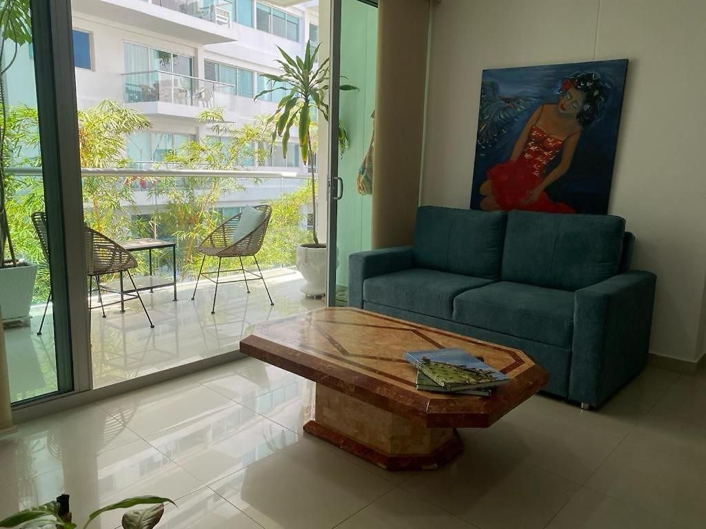 Apartamento In Beachfront Building With Pools Near Historic Center *