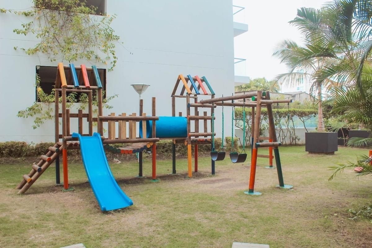 In Beachfront Building With Pools Near Historic Center Apartamento *