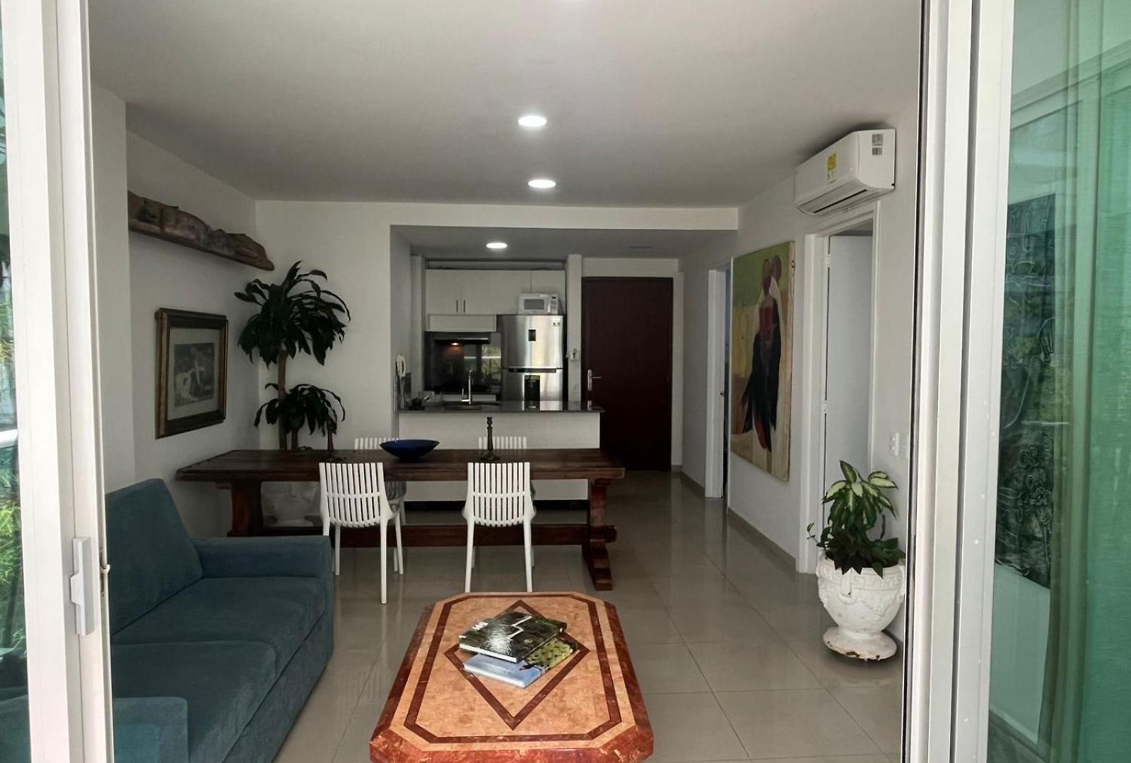 Apartamento In Beachfront Building With Pools Near Historic Center *