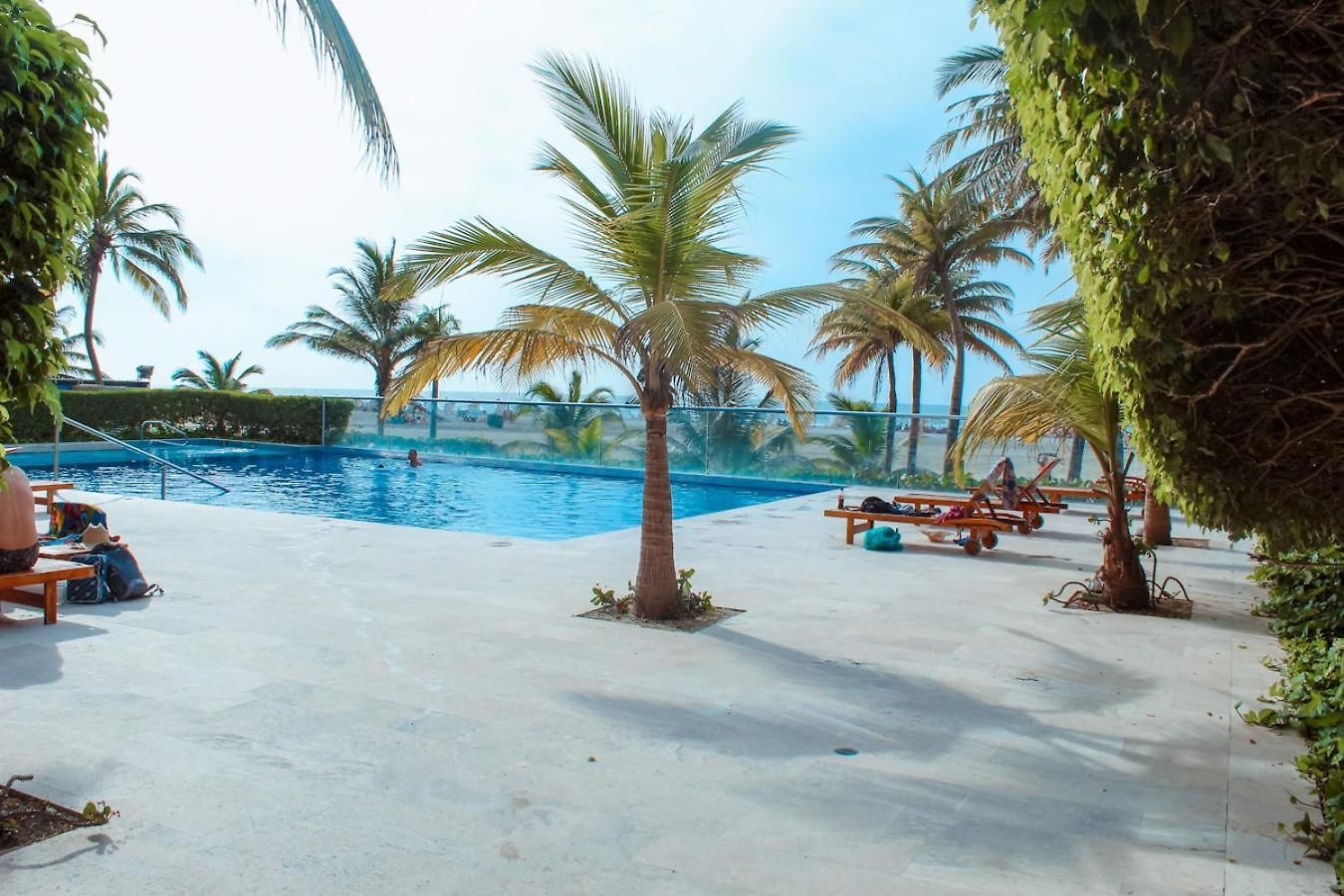 Apartamento In Beachfront Building With Pools Near Historic Center Cartagena
