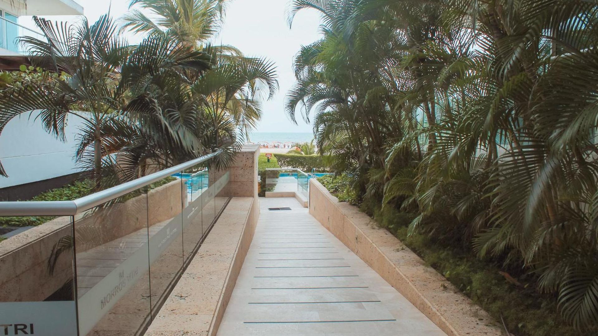 In Beachfront Building With Pools Near Historic Center Apartamento Cartagena