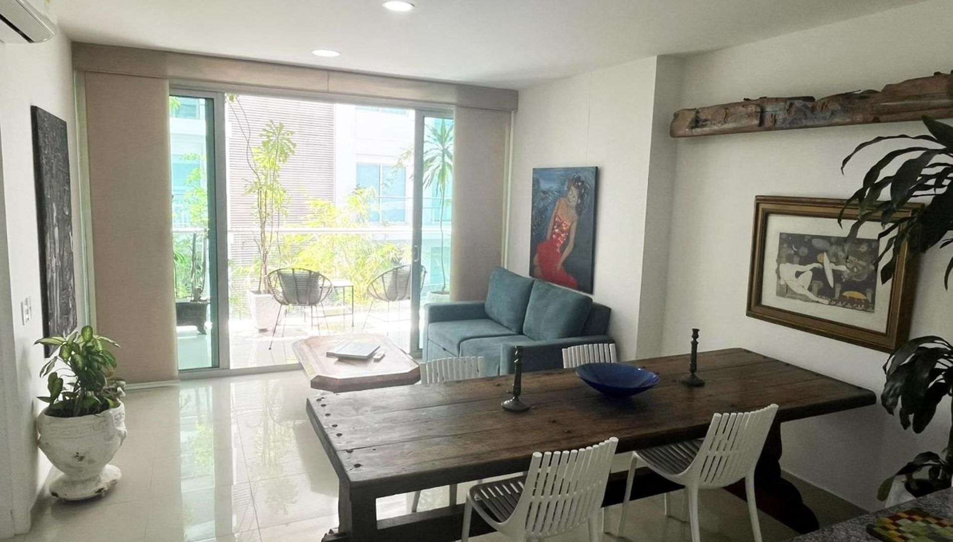 In Beachfront Building With Pools Near Historic Center Cartagena
