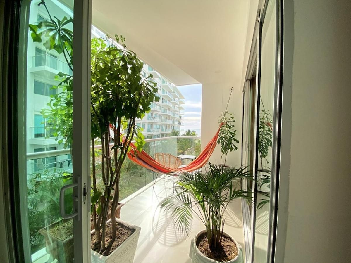 In Beachfront Building With Pools Near Historic Center Apartamento