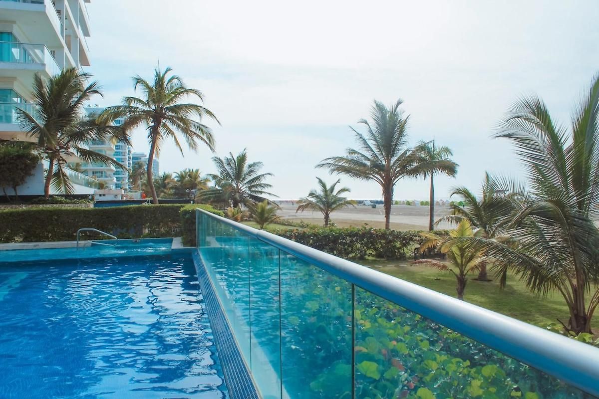 In Beachfront Building With Pools Near Historic Center Apartamento *
