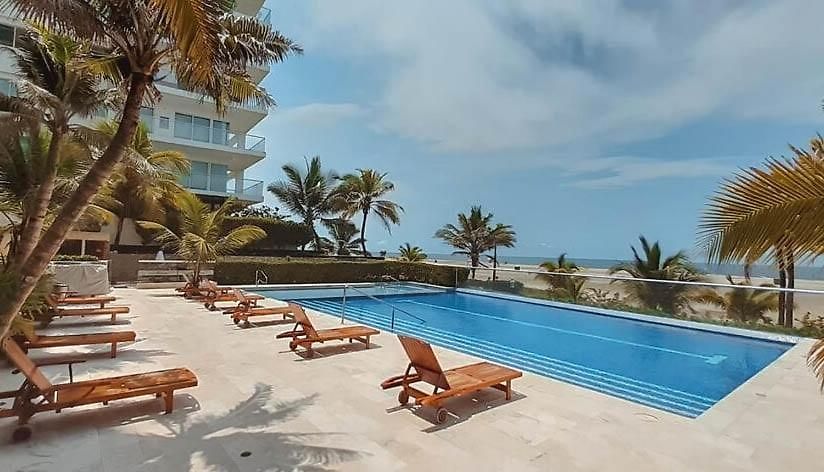 In Beachfront Building With Pools Near Historic Center Cartagena