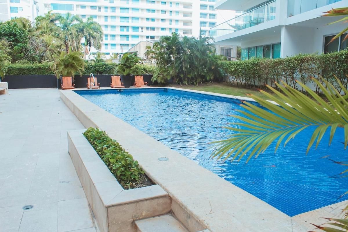 In Beachfront Building With Pools Near Historic Center Apartamento Cartagena
