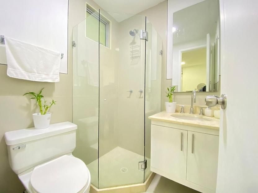 In Beachfront Building With Pools Near Historic Center Apartamento