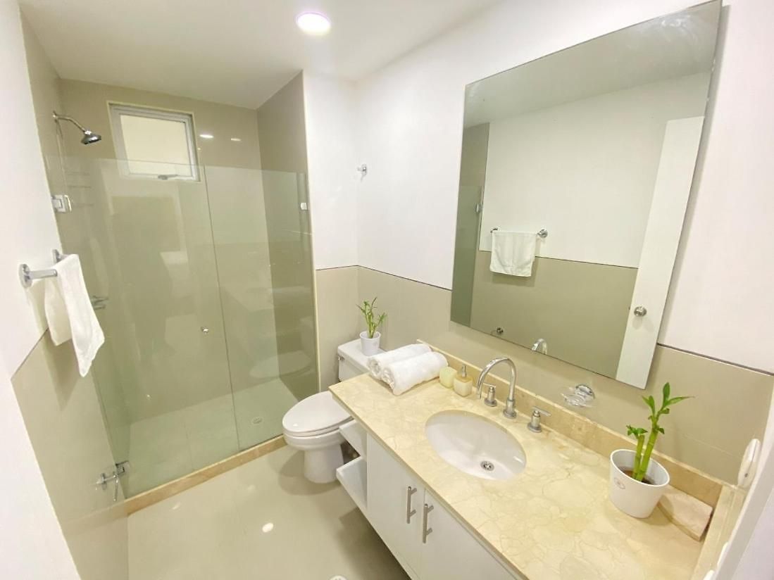 Apartamento In Beachfront Building With Pools Near Historic Center *