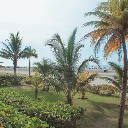 In Beachfront Building With Pools Near Historic Center Apartamento Cartagena