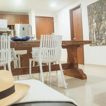 Apartamento In Beachfront Building With Pools Near Historic Center *