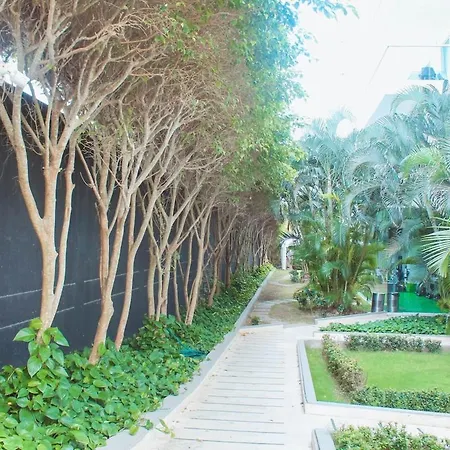 Apartamento In Beachfront Building With Pools Near Historic Center Cartagena