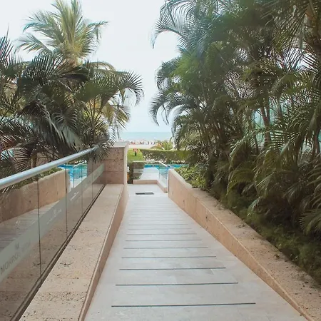 In Beachfront Building With Pools Near Historic Center * Cartagena