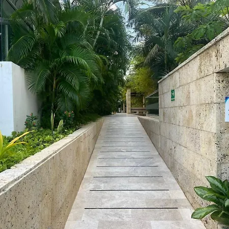Apartamento In Beachfront Building With Pools Near Historic Center