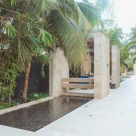 Apartamento In Beachfront Building With Pools Near Historic Center *