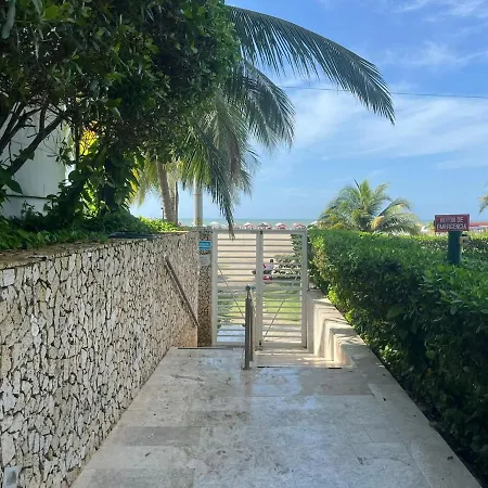 Apartamento In Beachfront Building With Pools Near Historic Center Cartagena