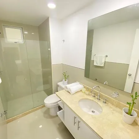 Apartamento In Beachfront Building With Pools Near Historic Center *