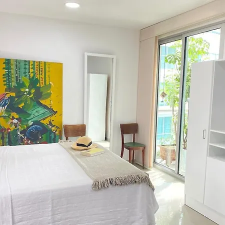 Apartamento In Beachfront Building With Pools Near Historic Center *